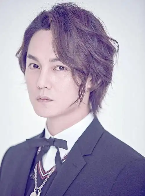 尹正与蒋梦婕的恋情动态与背景