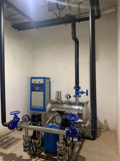 图为改造前壶山一品小区泵房