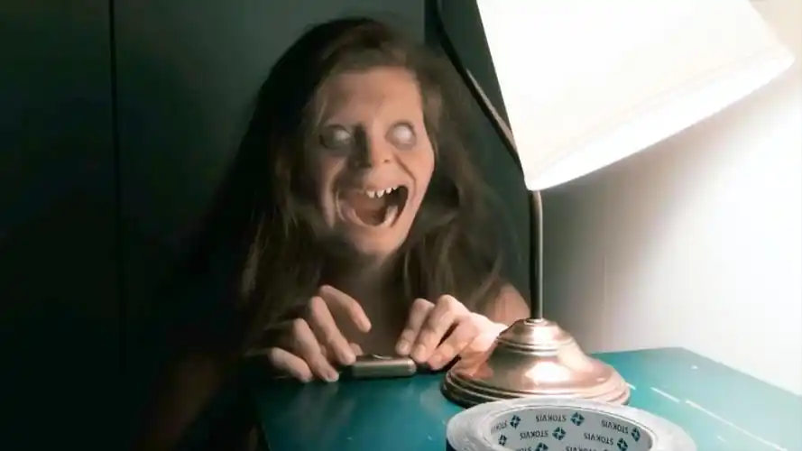 五星推荐国外获奖短片《关灯后》:"恐怖"的艺术