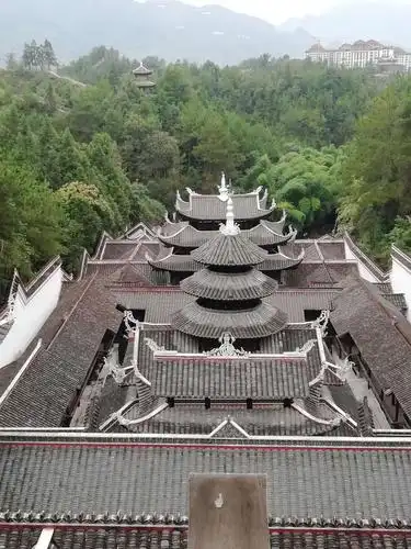 俯瞰整个土家族的"九进堂"建筑.