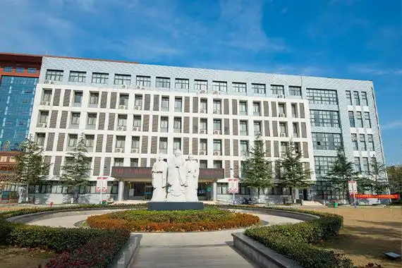 河南工业贸易职业学院校园风景-中国高校库-中国高校之窗