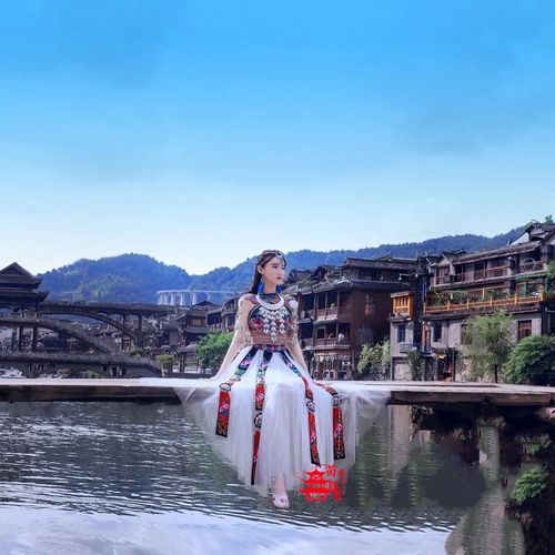 土家族少数民族服装套装摄影拍照苗族服装装饰刺绣民族服装