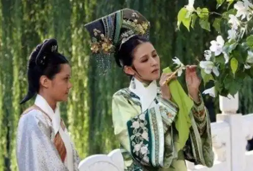 甄嬛传驯马女叶澜依死的那么悄无声息让人不禁感慨