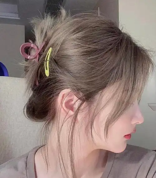 黄皮女生夏天试试这几种发色,显白还减龄,随便打理都很洋气!