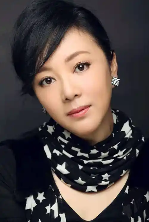 孙二娘梁丽的坎坷人生成法制咖被丈夫抛弃离婚只剩电冰箱