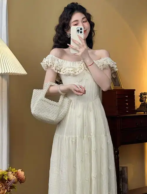 肖夫人七里香法式复古杏色收腰气质海边度假仙女吊带