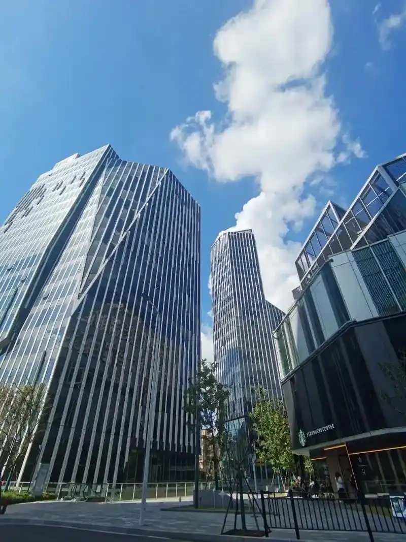 长宁区虹桥路新出整层1041平