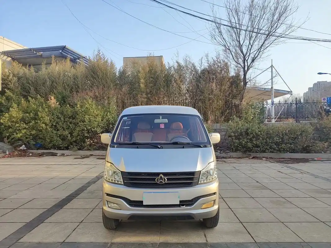 发家致富小帮手新到18年招远一手,长安v3五座封闭面包车