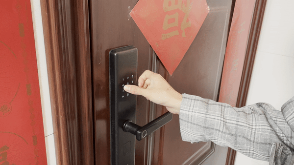 一握开的智能锁紫光安芯solaa2t指纹锁评测