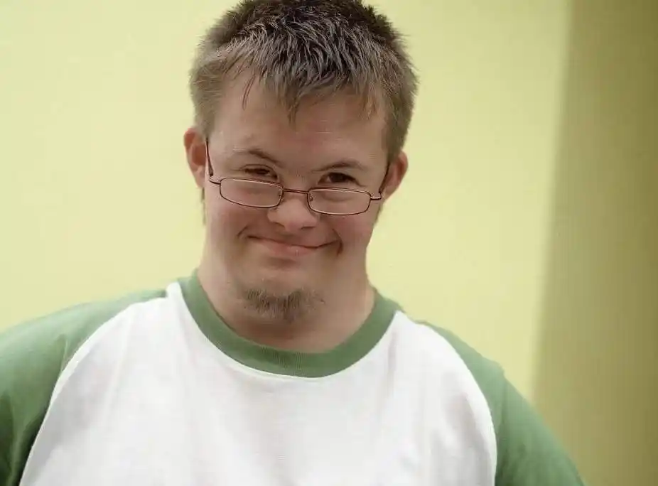 宝妈晒娃吐槽像胡巴网友留言发现不对劲马上带娃去医院