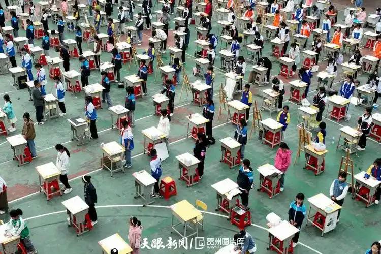 三穗青少年书画大赛展风采