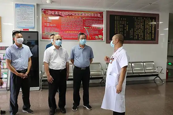 市人大常委会副主任柯群坚,秘书长高翔