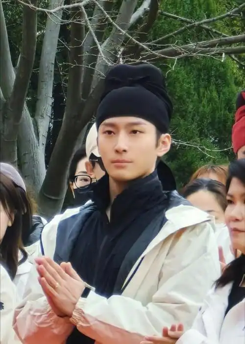 王志飞,黄海冰,丁洁,澜曦,秦焰,吕行,蒋恺,许淇杰,白那日苏,蒋雪鸣