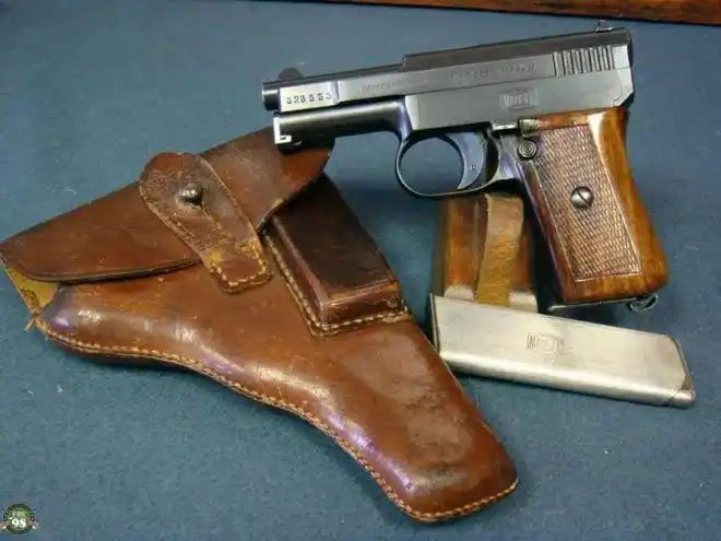 当时受到勃朗宁fn m1906型手枪的影响,发射.