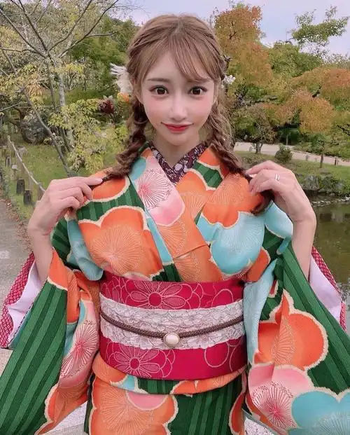 明日花和服小狐狸双马尾造型