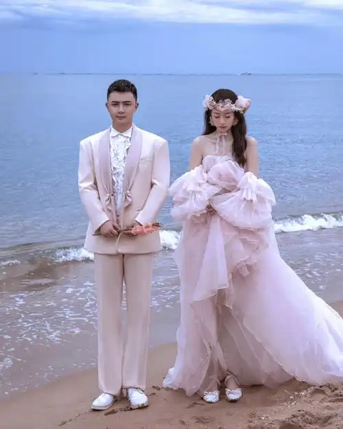 三天第16615天先选拍摄风格,场地,选衣服第26615天一大早到店