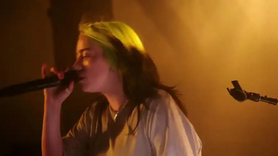 碧莉billieeilish最新演唱单曲myfuture现场首播