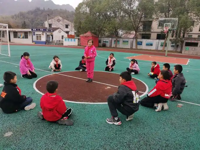 记一次游戏——丢手绢 - 美篇