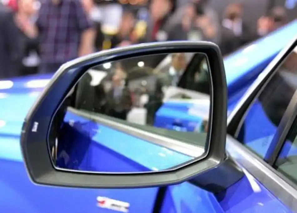 玻璃镜再见!中国首批电子外后视镜车辆交付:路特斯引领全新科技