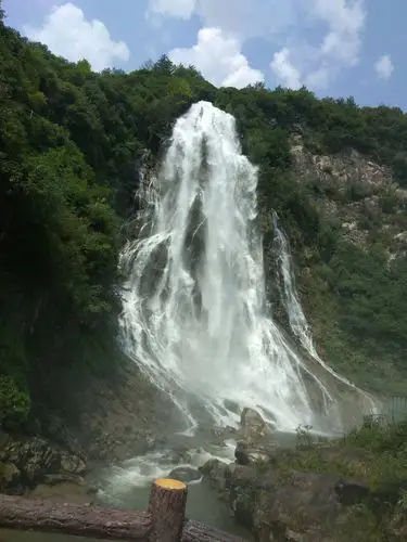 安徽省六安市霍山县磨子潭镇余香岩大别山彩虹瀑布风景区天气预报