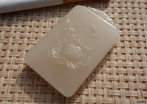 铭玉收藏---藕粉蝶恋花牌子880元 - 和田玉|翡翠|玉石珠宝交易 文玩