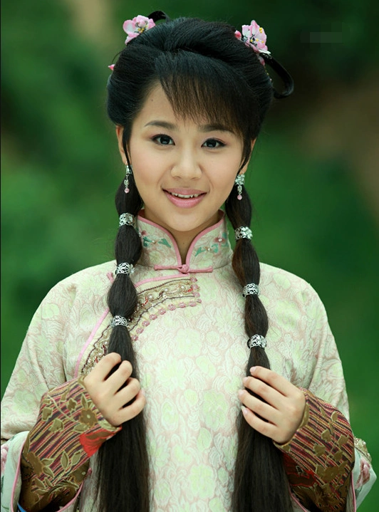 杨紫《胭脂霸王》五套造型,图三杀马特,最后一张让人看不懂!