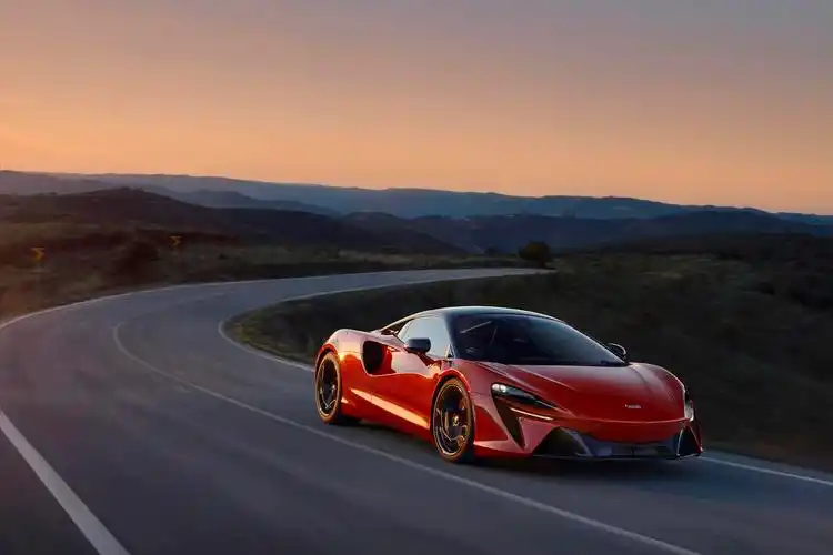 有钱也要等!迈凯伦artura将延迟交付至明年7月