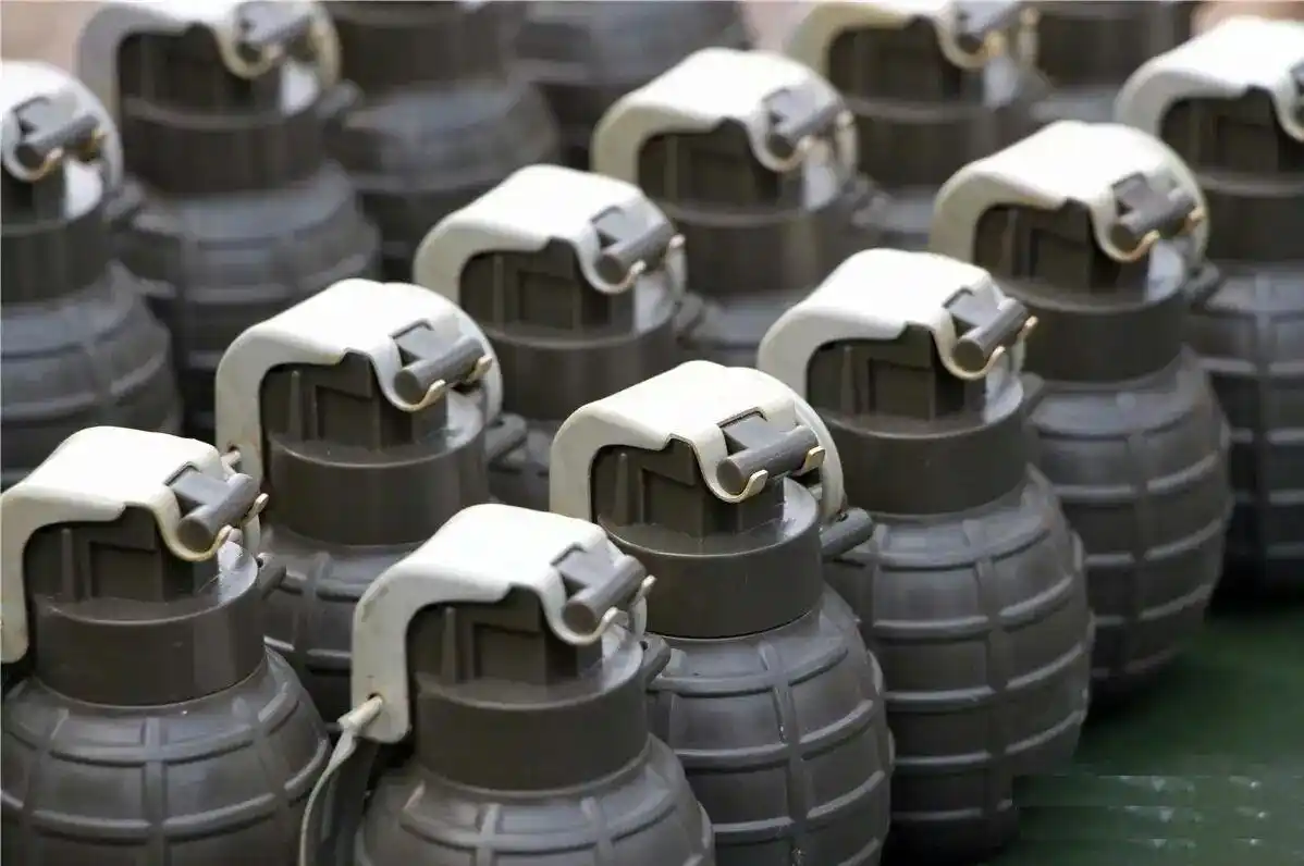 独特的822式手榴弹