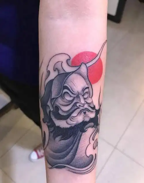 达摩纹身图片_手臂点刺纹身图案