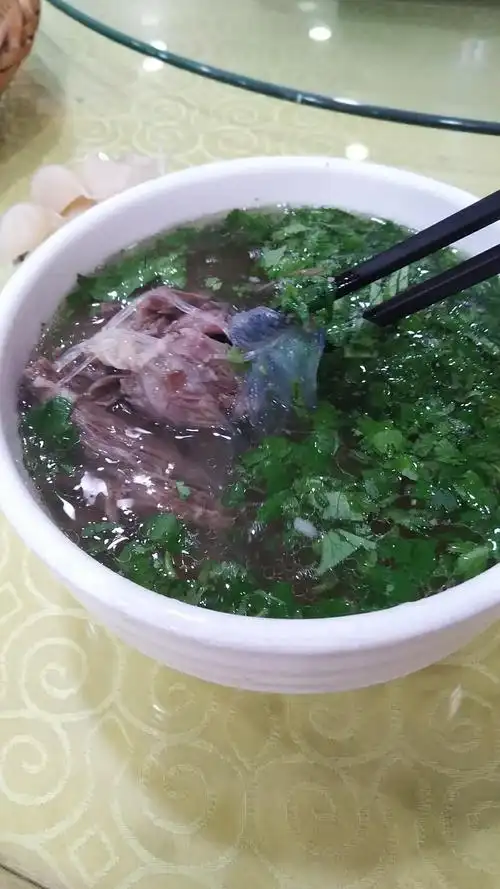 一顿水盆羊肉,让你喜欢上这个地方
