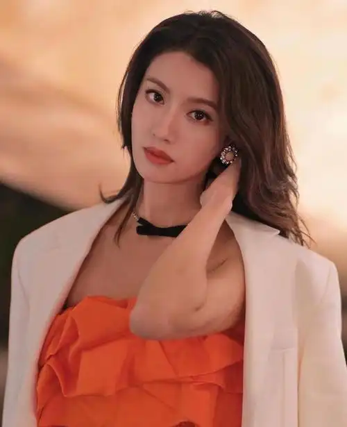 tvb花旦蔡思贝:因绯闻缠身而观众缘不佳,职业生涯已走下坡路