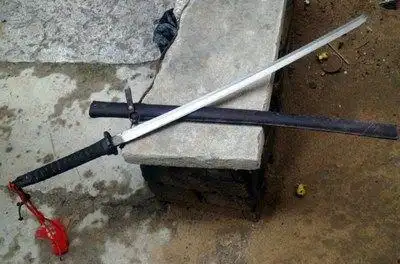 此刀为中国缴获的天皇佩刀日方曾愿出高价购买我方不行