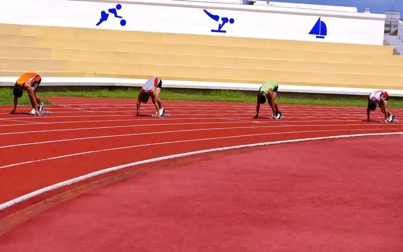 田径赛道上的一景,高清图片,电脑桌面-壁纸族