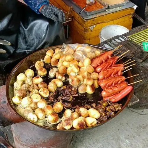 烤鸡崽有点不太敢吃[doge]#我最爱的路边摊  #毛蛋  #路边摊淀粉肠