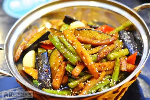 干锅地三鲜