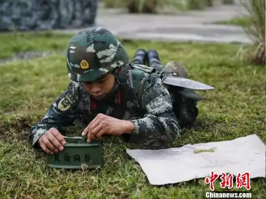 直击武警某部第九支队2018年度防卫作战山地攻防演练