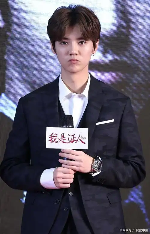 随手发布的一条微博,评论数就超过1亿,直接打破吉尼斯世界纪录