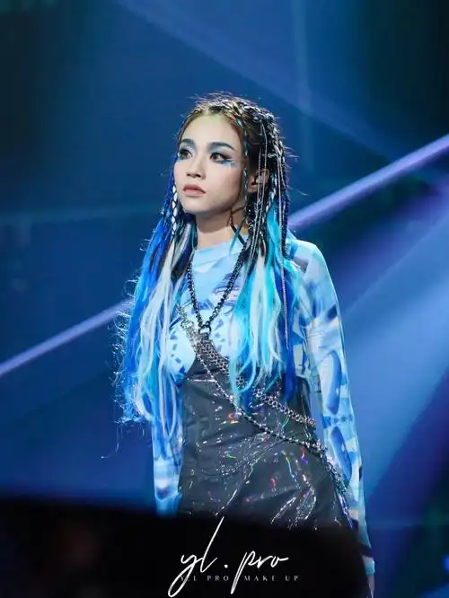 艺人舞台化妆作品乐队风暴梁子媛