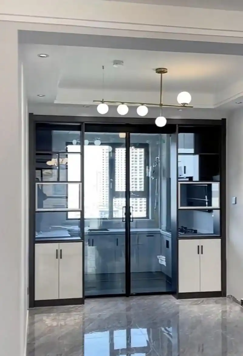 9款厨房门两侧做柜子隔断的装修案例分享