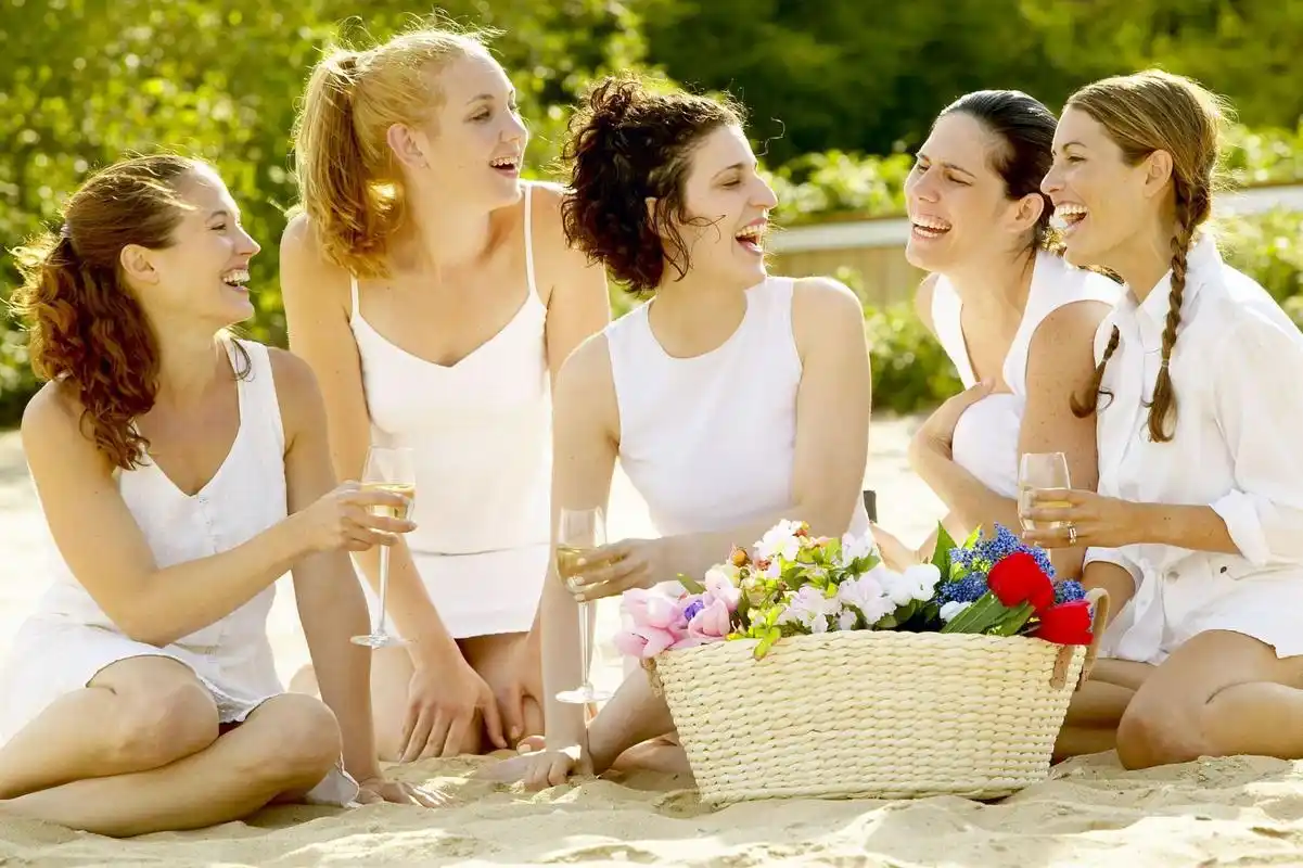 与人和睦相处是建立良好人际关系的重要前提,以下是一些与人和睦