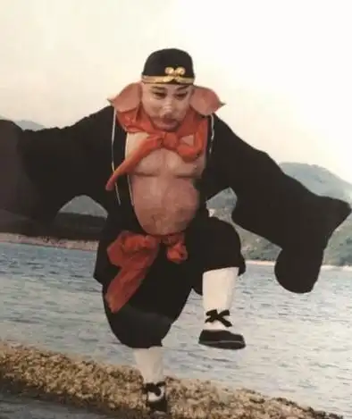 见到美女拔不动腿的"猪八戒"马德华,现实跟妻子恩爱49年零绯闻