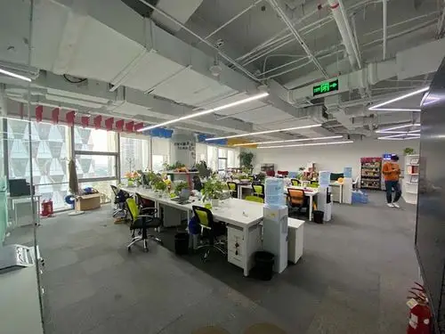 92㎡办公室出租,可提供约45~ 89个工位/精装修/月租金10.3万元