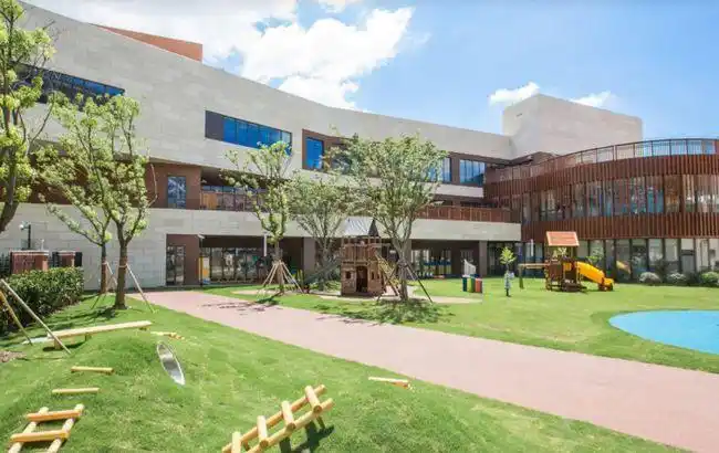 惠立幼儿园,惠立学校都是惠灵顿公学2018年新开的学校.