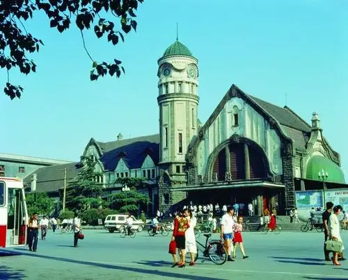 济南火车站今昔