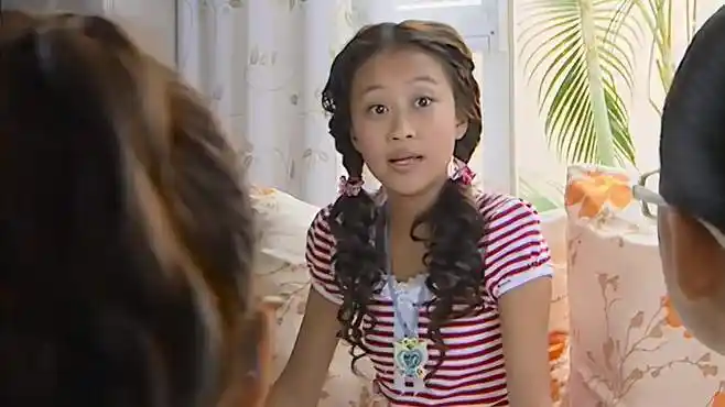 小魔仙:美琪美雪想去滑冰,小蓝姐姐却不会:用魔法飞我倒试过-动漫视频