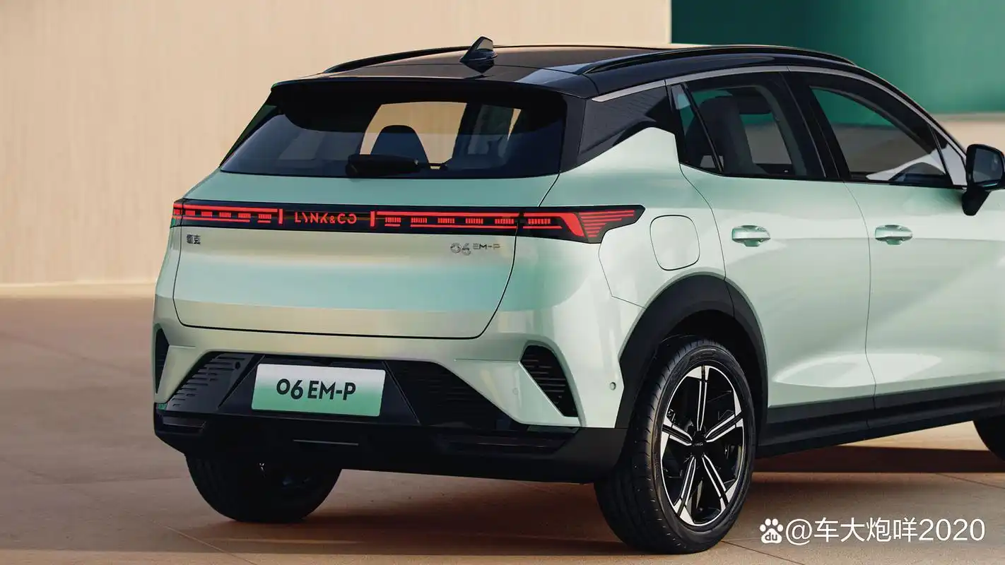 小型suv卖14.78万元,领克06 em-p新车型上市,可视为次顶配版本
