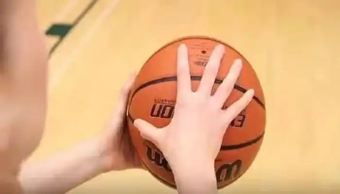正确投篮姿势手型教学