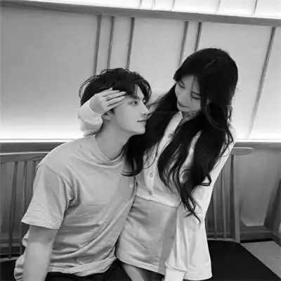 双人情侣头像超甜黑白高清图片