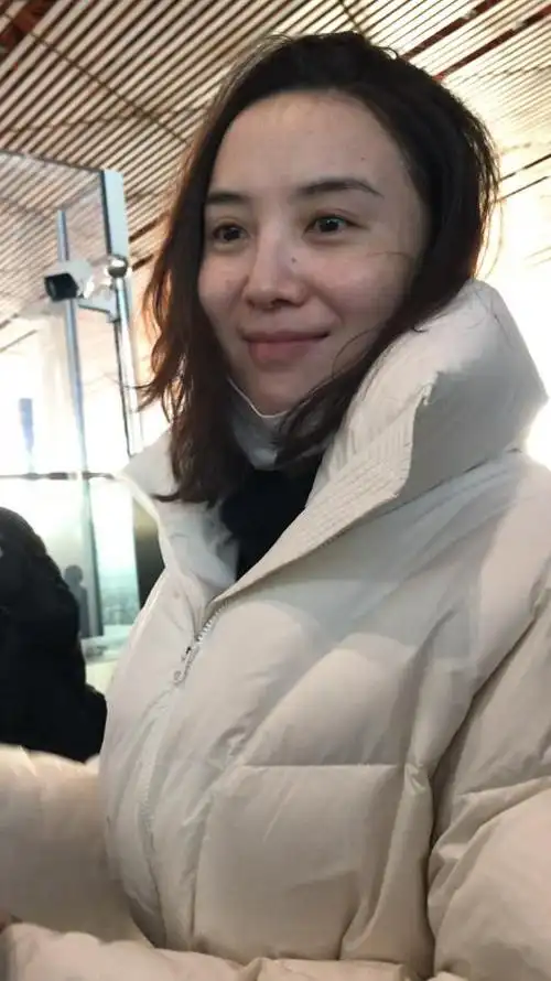 宋佳素颜过安检还是很美-娱乐视频-搜狐视频