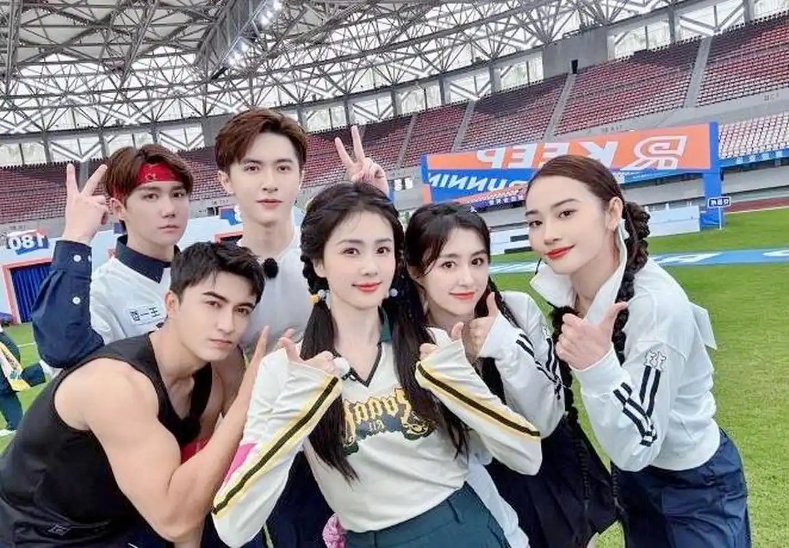 奔跑吧白鹿范丞丞周深李晨晒出全队合照我还是喜欢第一季阵容